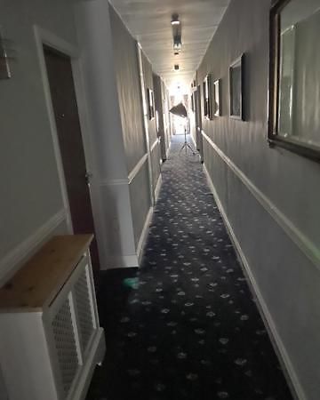 נאס Monaghans Harbour Hotel מראה חיצוני תמונה