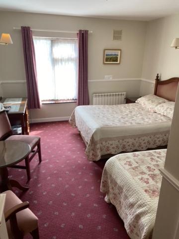 נאס Monaghans Harbour Hotel מראה חיצוני תמונה